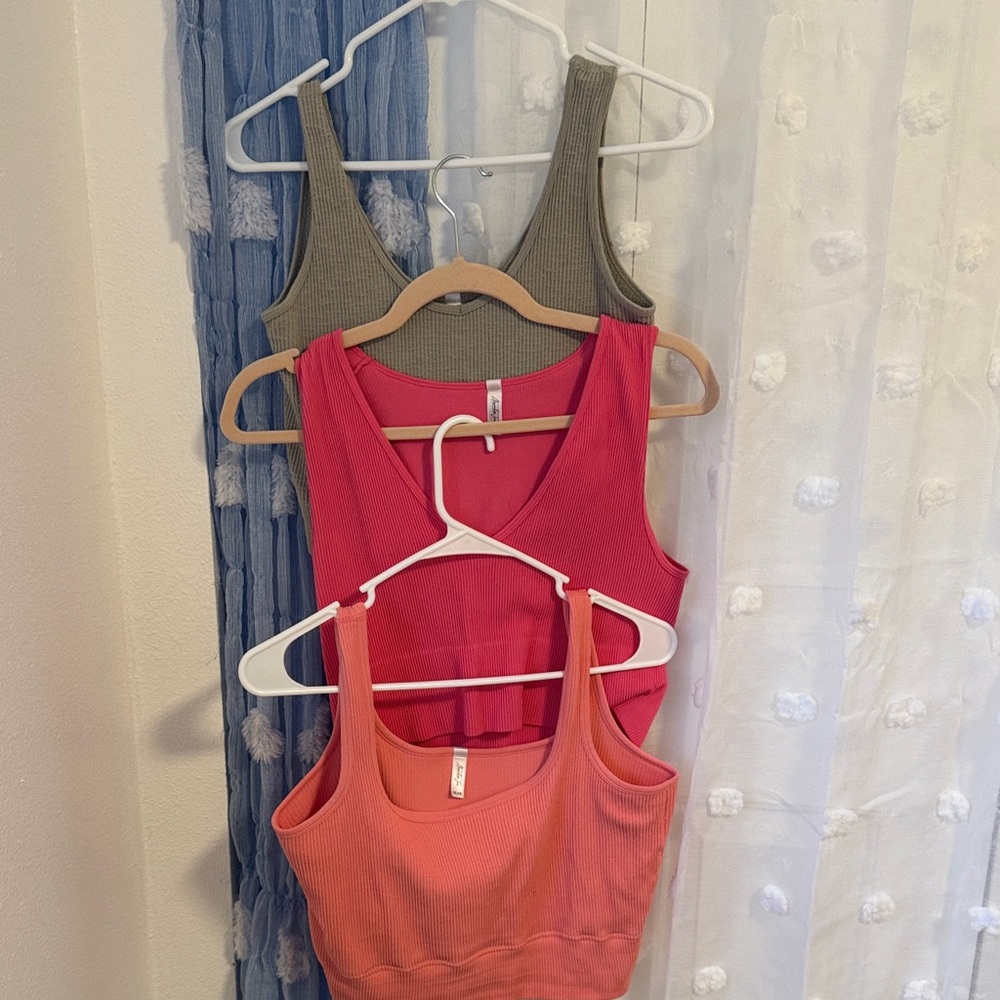 Set of Three Ribbed Tank Tops/bras